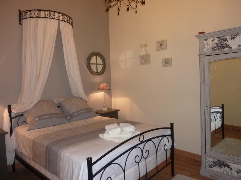 Le Comptoir Des Ecoliers Gémozac Quarto foto