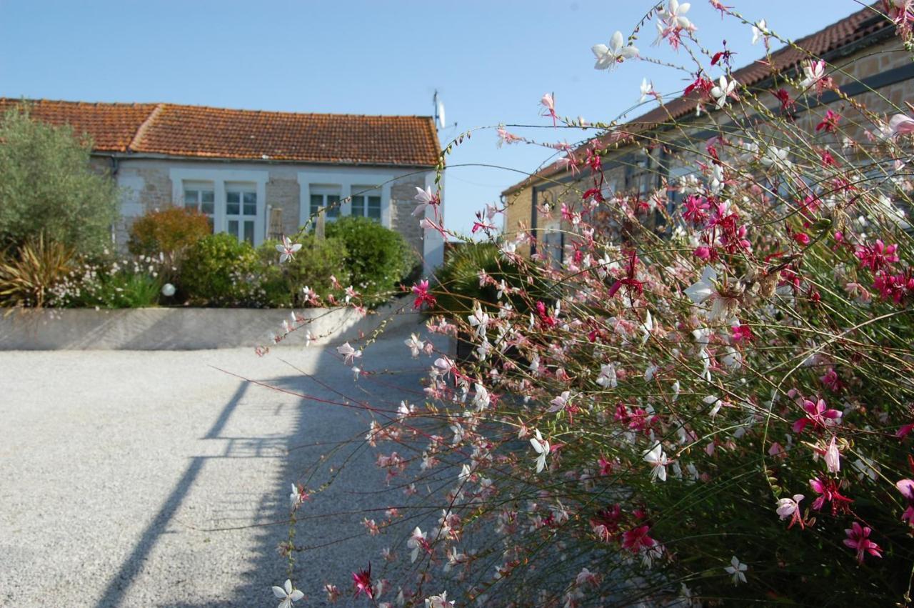 Le Comptoir Des Ecoliers Gémozac Exterior foto